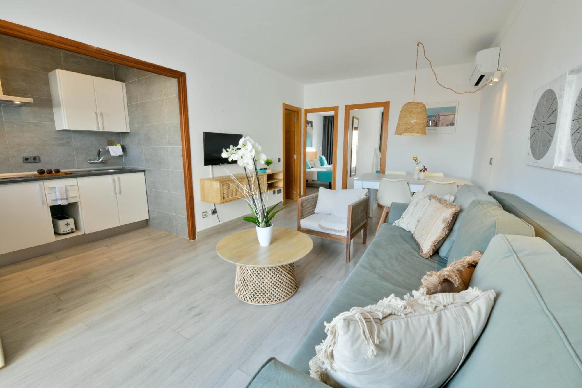 Apartamentos Estanques Colonia de Sant Jordi Esterno foto