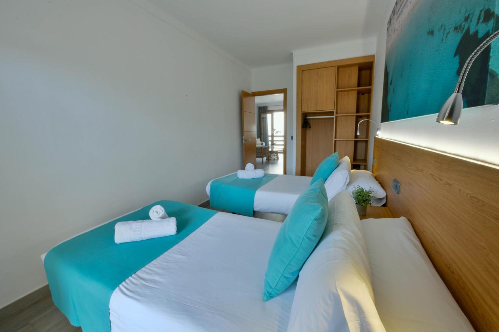 Apartamentos Estanques Colonia de Sant Jordi Esterno foto