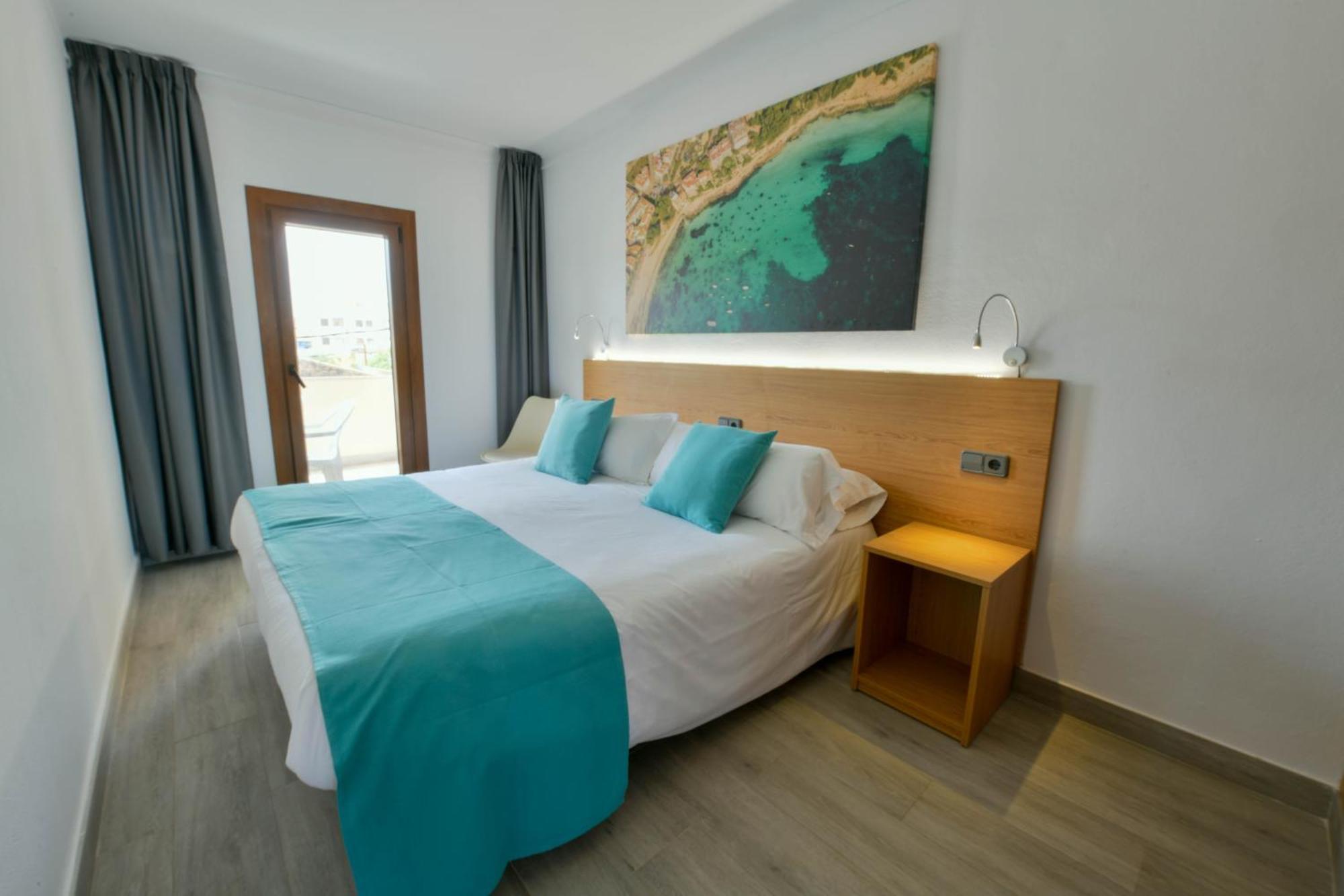 Apartamentos Estanques Colonia de Sant Jordi Esterno foto