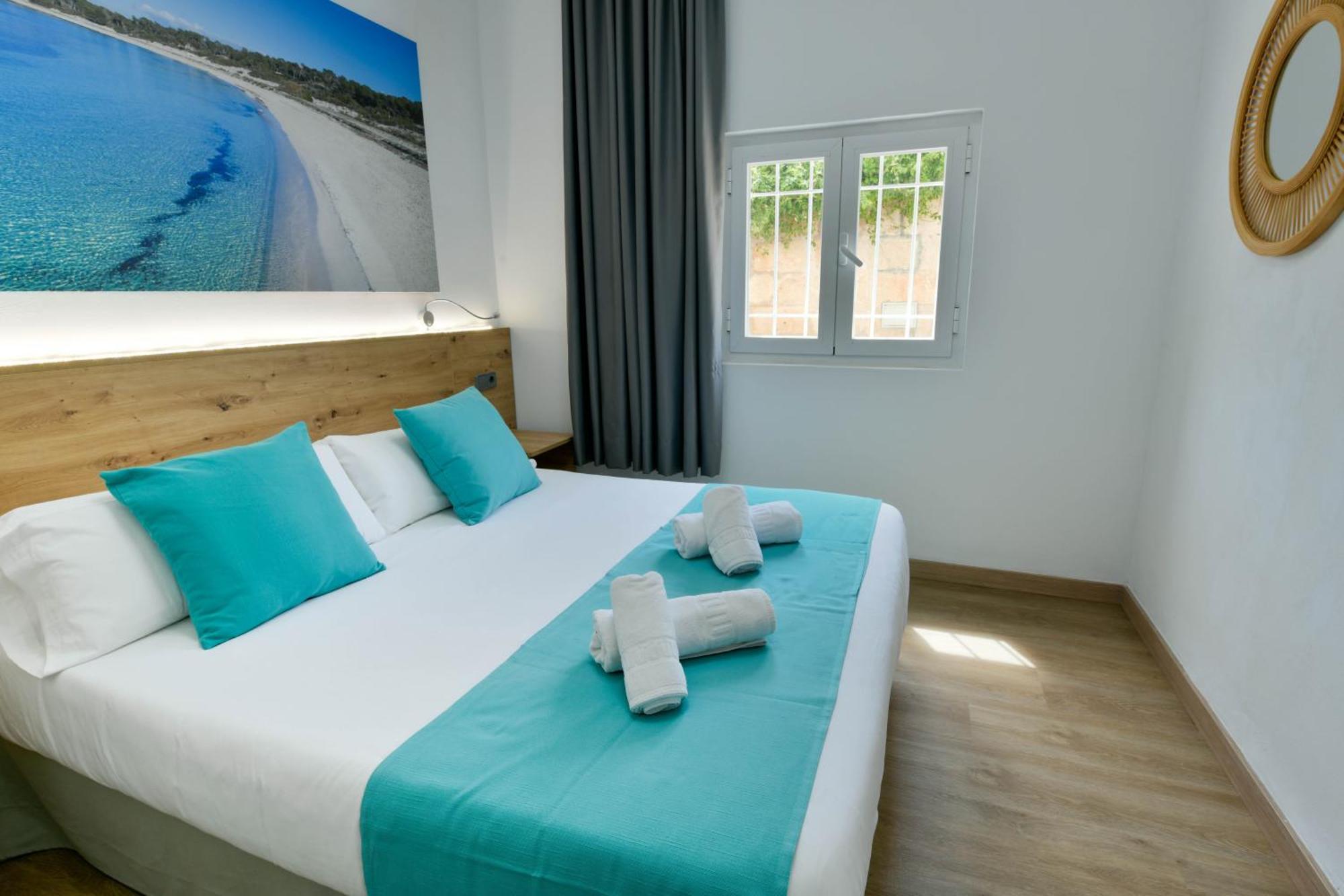 Apartamentos Estanques Colonia de Sant Jordi Esterno foto